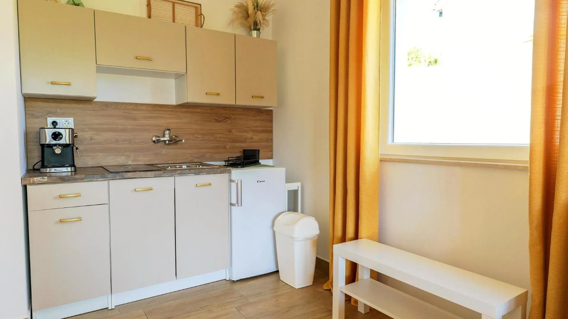Apartments Chilla *** Lopar