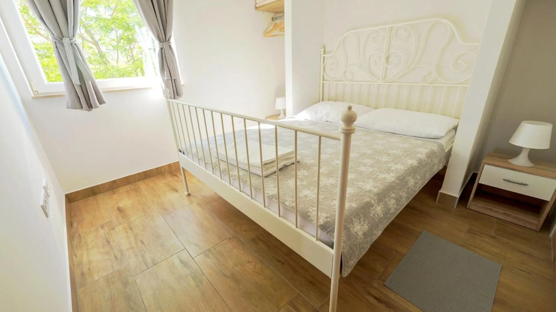 Apartments Chilla *** Lopar Chorvatsko