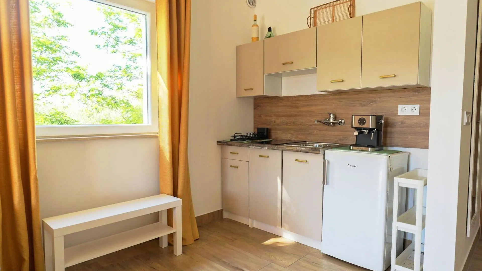 Apartments Chilla *** Lopar 0*,  Chorvatsko